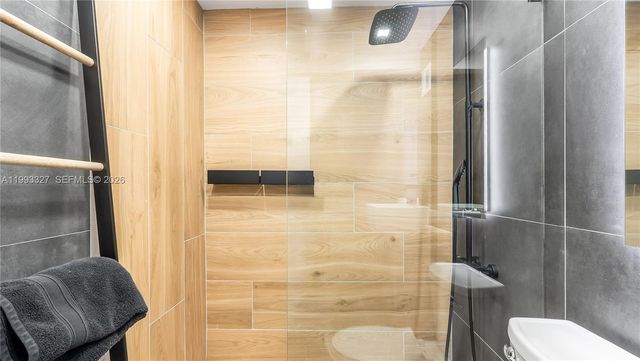 121 Golden Isles Dr 803, Hallandale Beach, FL 33009