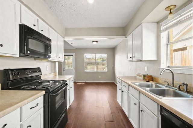 8326 Swan Meadow Lane Lane, Humble, TX 77338