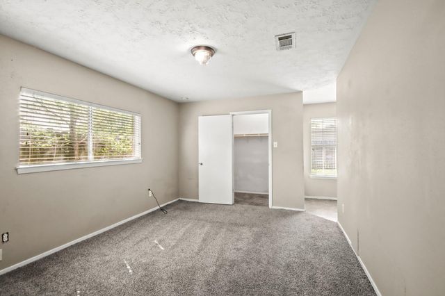 8326 Swan Meadow Lane Lane, Humble, TX 77338