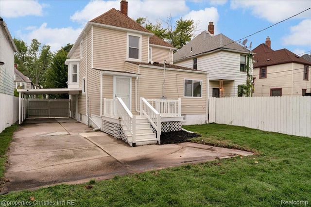 3738 Seneca Street, Detroit, MI 48214