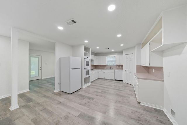 3731 Indian Mound Trail, Crosby, TX 77532