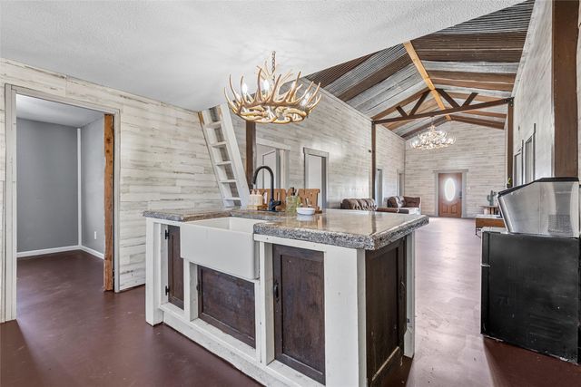 9205 W State Highway 31, Corsicana, TX 75110