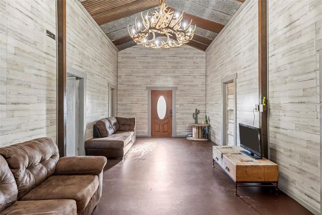 9205 W State Highway 31, Corsicana, TX 75110