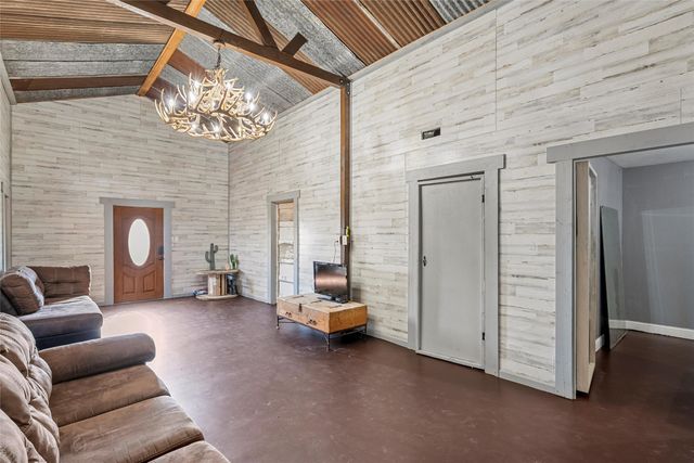 9205 W State Highway 31, Corsicana, TX 75110