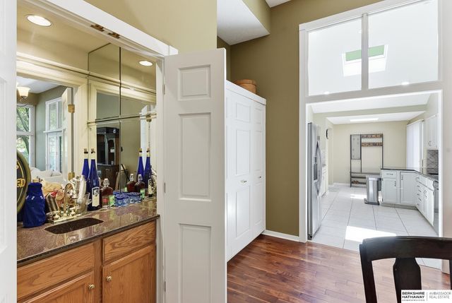 212 N 127th Plaza, Omaha, NE 68154
