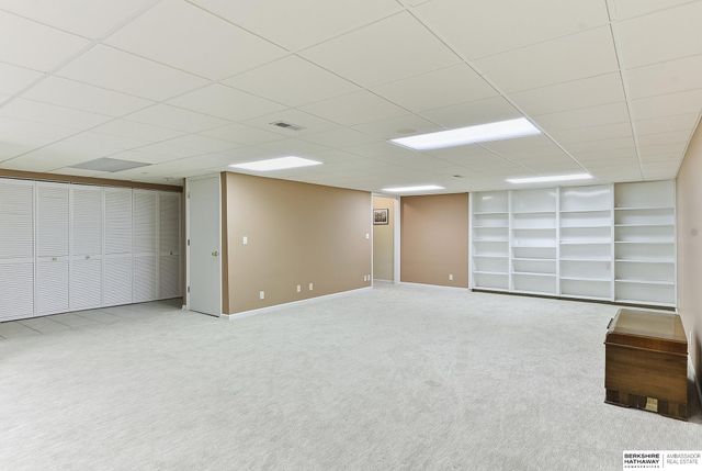 212 N 127th Plaza, Omaha, NE 68154