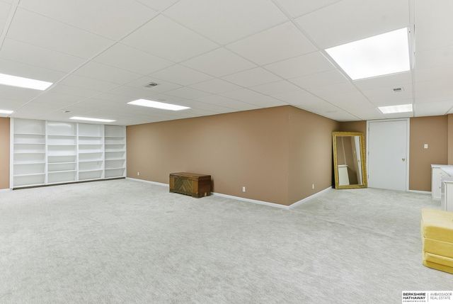 212 N 127th Plaza, Omaha, NE 68154