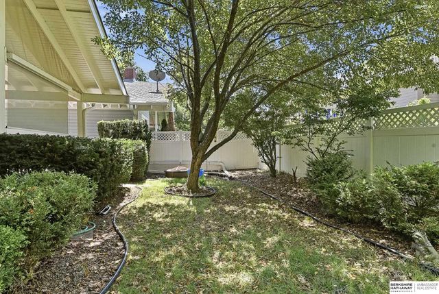 212 N 127th Plaza, Omaha, NE 68154