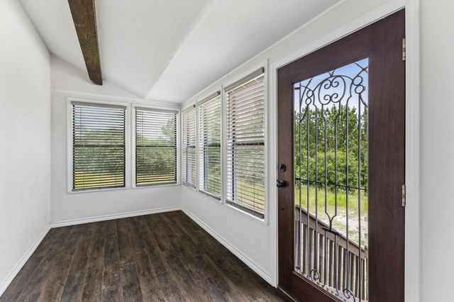 364 Ponderosa LOOP, Paige, TX 78659