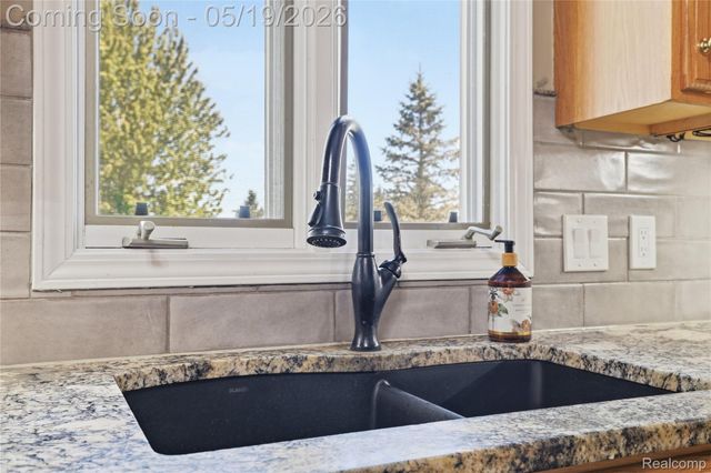 1503 E Reid Road, Grand Blanc Charter Township, MI 48439