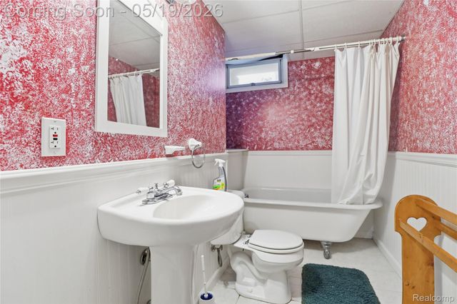1503 E Reid Road, Grand Blanc Charter Township, MI 48439
