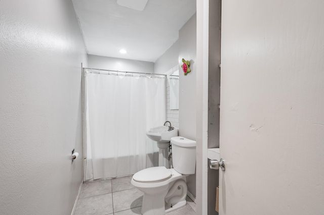 5119 Ripplebrook Drive, Houston, TX 77045