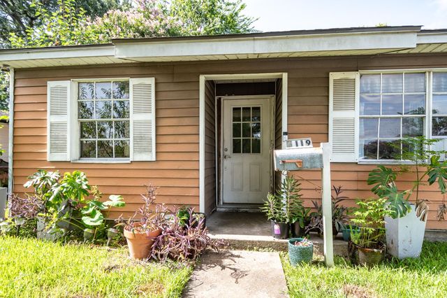 5119 Ripplebrook Drive, Houston, TX 77045