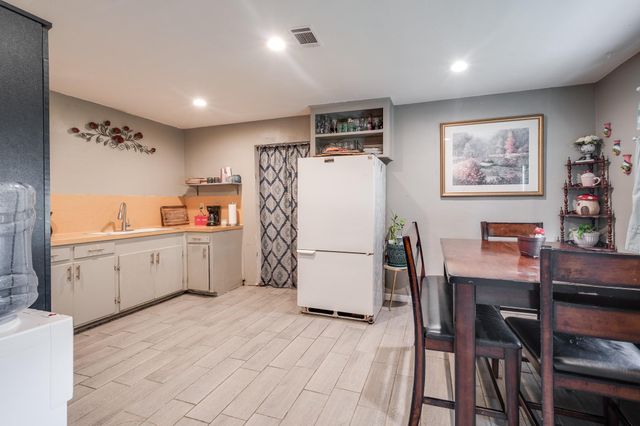 5119 Ripplebrook Drive, Houston, TX 77045