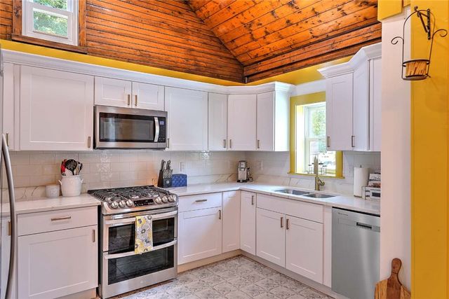 149 Earle Street, Woonsocket, RI 02895