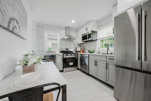 964 E 18th Avenue, Columbus, OH 43211