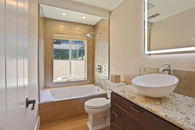 10764 N Elkhorn Dr, Stockton, CA 95209