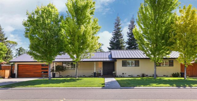 10764 N Elkhorn Dr, Stockton, CA 95209