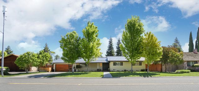 10764 N Elkhorn Dr, Stockton, CA 95209