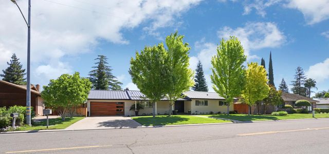 10764 N Elkhorn Dr, Stockton, CA 95209