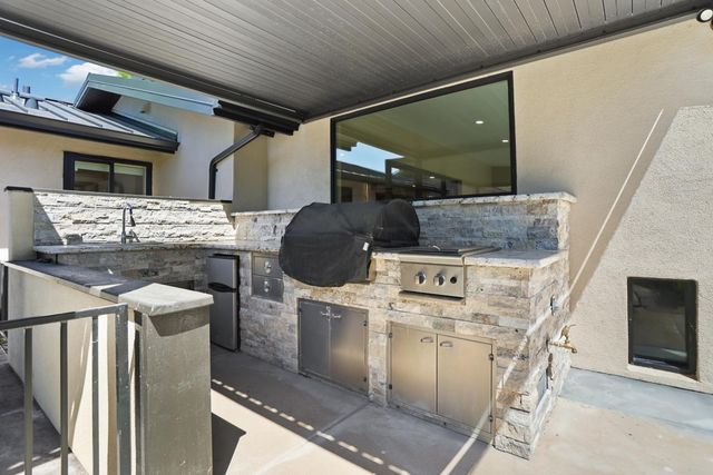 10764 N Elkhorn Dr, Stockton, CA 95209