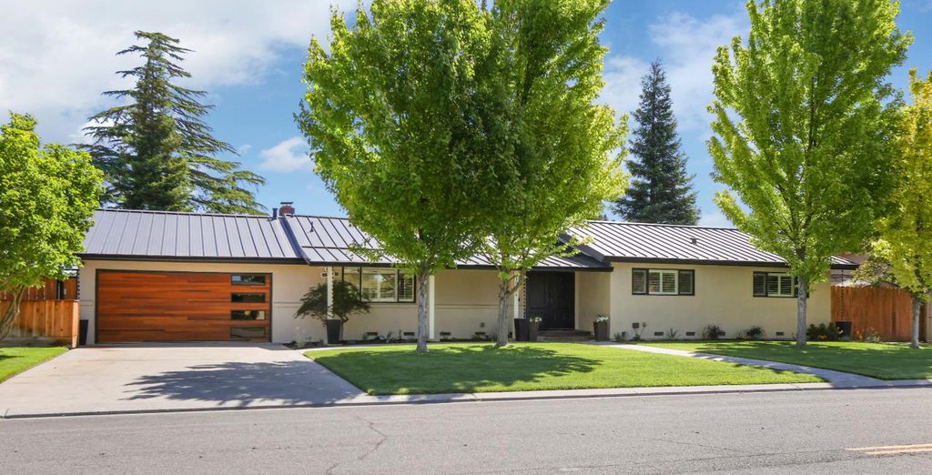 10764 N Elkhorn Dr, Stockton, CA 95209