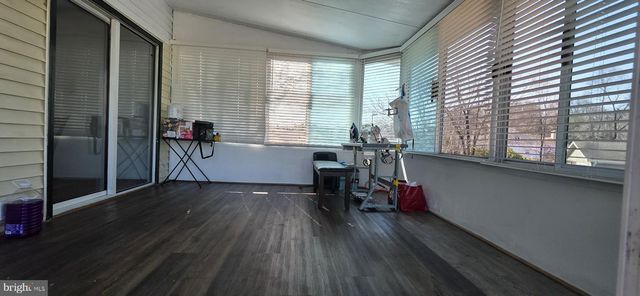 6529 HUNTSHIRE DR, Elkridge, MD 21075