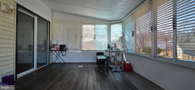 6529 HUNTSHIRE DR, Elkridge, MD 21075