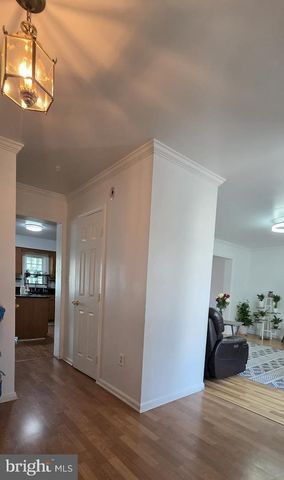 6529 HUNTSHIRE DR, Elkridge, MD 21075