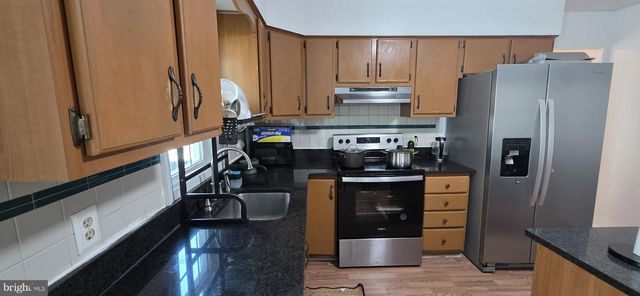 6529 HUNTSHIRE DR, Elkridge, MD 21075