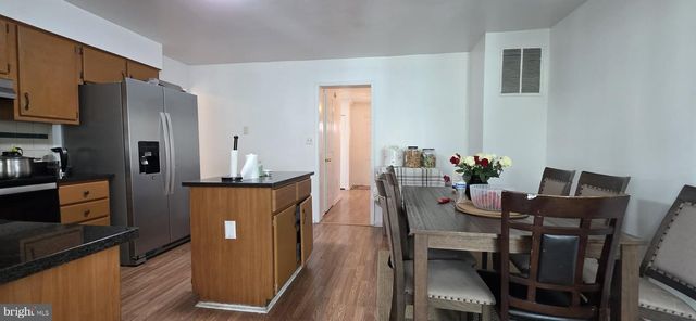 6529 HUNTSHIRE DR, Elkridge, MD 21075