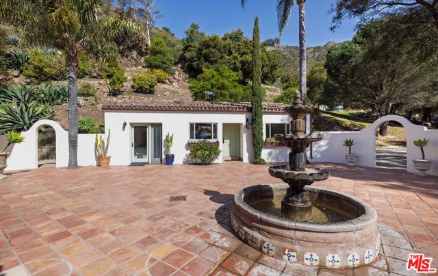 1060 Ladera Lane, Santa Barbara, CA 93108