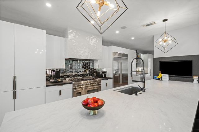 610 Piedmont Street, Sugar Land, TX 77478