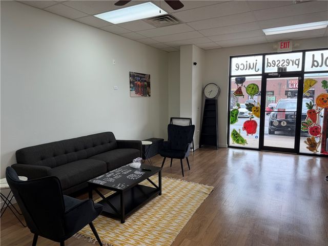 201 SW 14th Street 106, Bentonville, AR 72712
