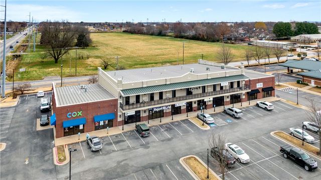 201 SW 14th Street 106, Bentonville, AR 72712