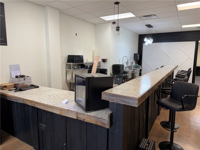 201 SW 14th Street 106, Bentonville, AR 72712