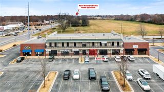 201 SW 14th Street 106, Bentonville, AR 72712