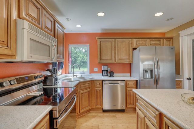 3626 W Missouri AVENUE, Franklin, WI 53132