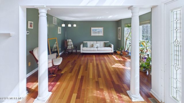 272 E Pleasant Grove Road, Jackson, NJ 08527