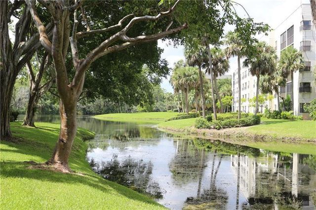 4106 S Carambola Circle 2107, Coconut Creek, FL 33066