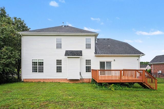 102 Clairmonte Ln, Hendersonville, TN 37075