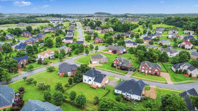 102 Clairmonte Ln, Hendersonville, TN 37075