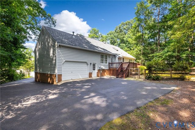 10136 Wood Vale Ct, Chesterfield, VA 23236