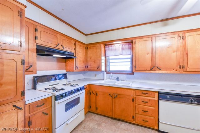 405 W Ray Fine Boulevard, Roland, OK 74954