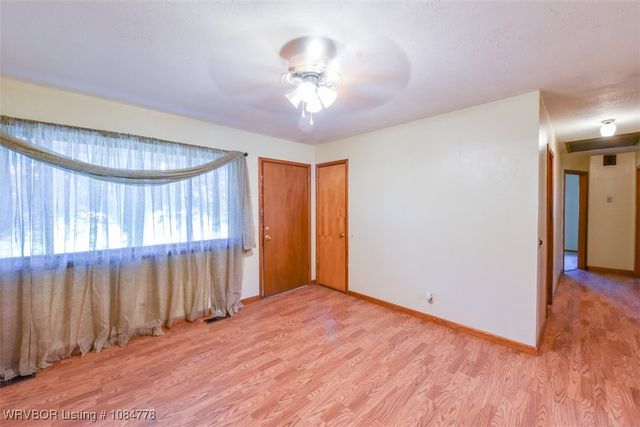 405 W Ray Fine Boulevard, Roland, OK 74954