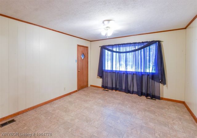 405 W Ray Fine Boulevard, Roland, OK 74954