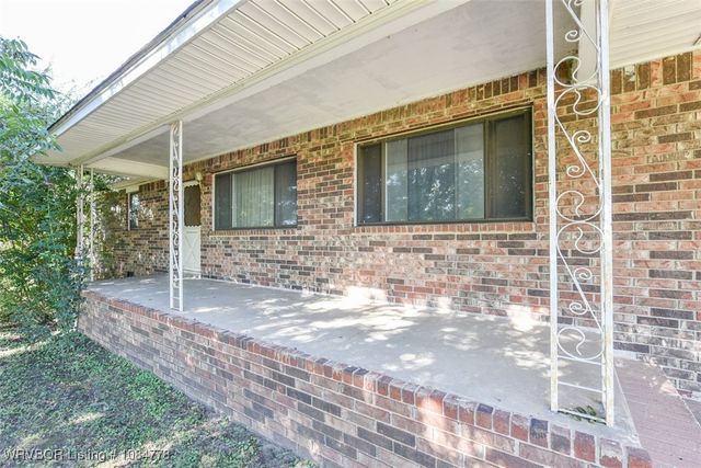 405 W Ray Fine Boulevard, Roland, OK 74954