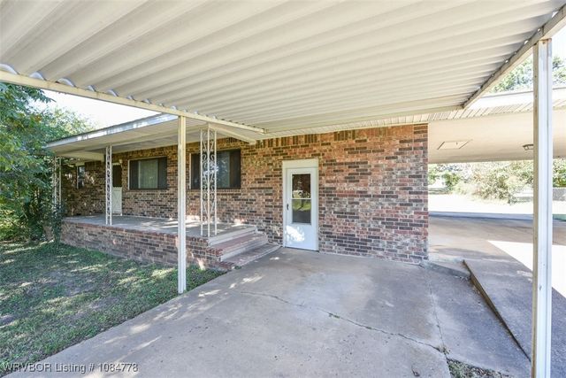 405 W Ray Fine Boulevard, Roland, OK 74954
