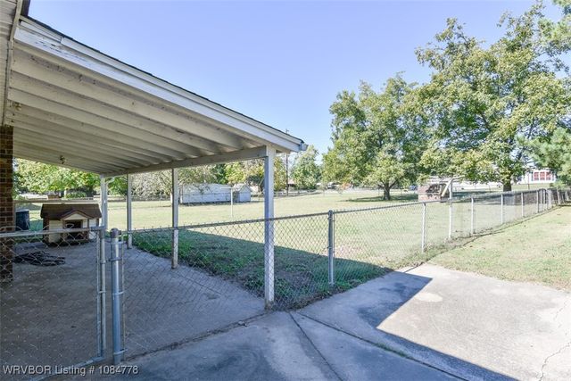 405 W Ray Fine Boulevard, Roland, OK 74954