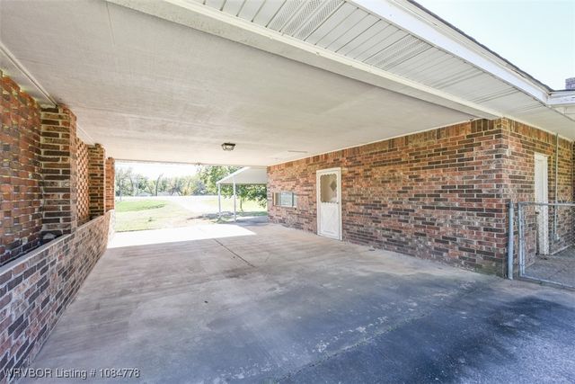 405 W Ray Fine Boulevard, Roland, OK 74954